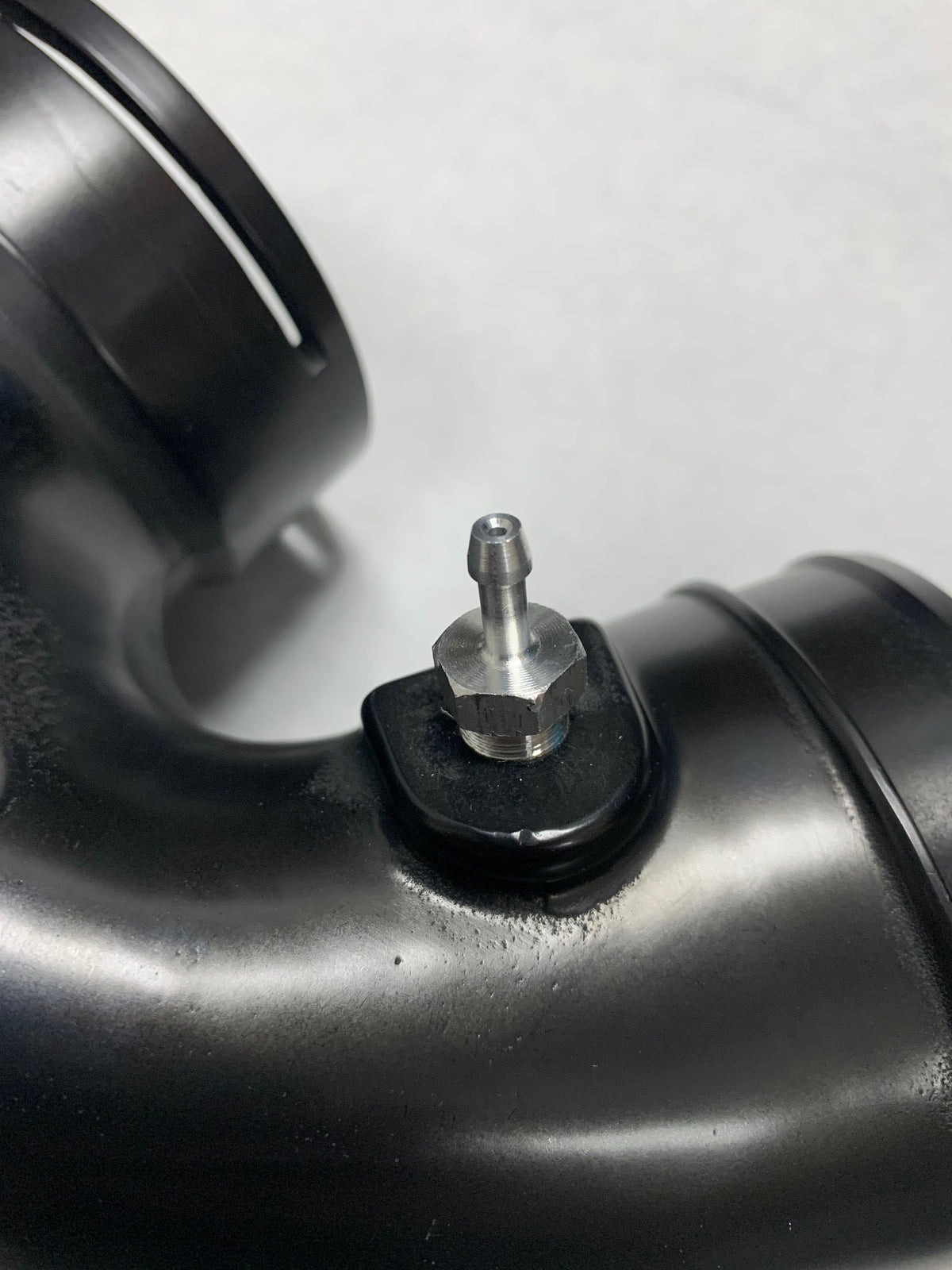 Evolution Racewerks Cold Side "J" Charge Pipe – BMW M2 Competition / M3 / M4 (S55) – detail