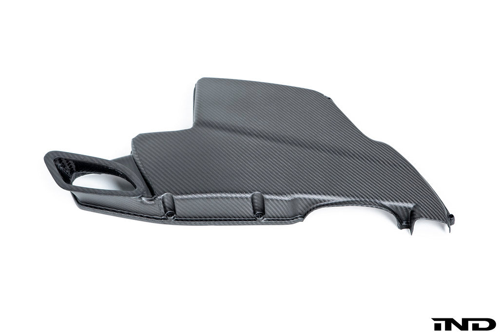 Eventuri E9x matte carbon airbox lid detail