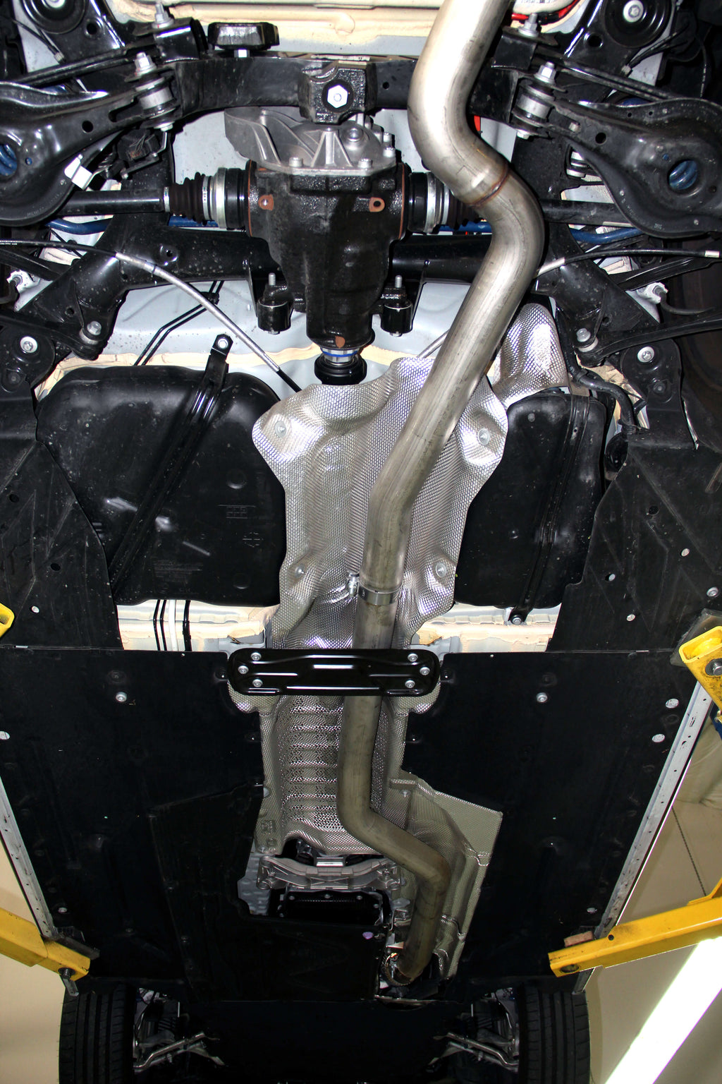 Dinan High Flow Mid-Pipe for BMW M240i (F22/F23) (view 2)